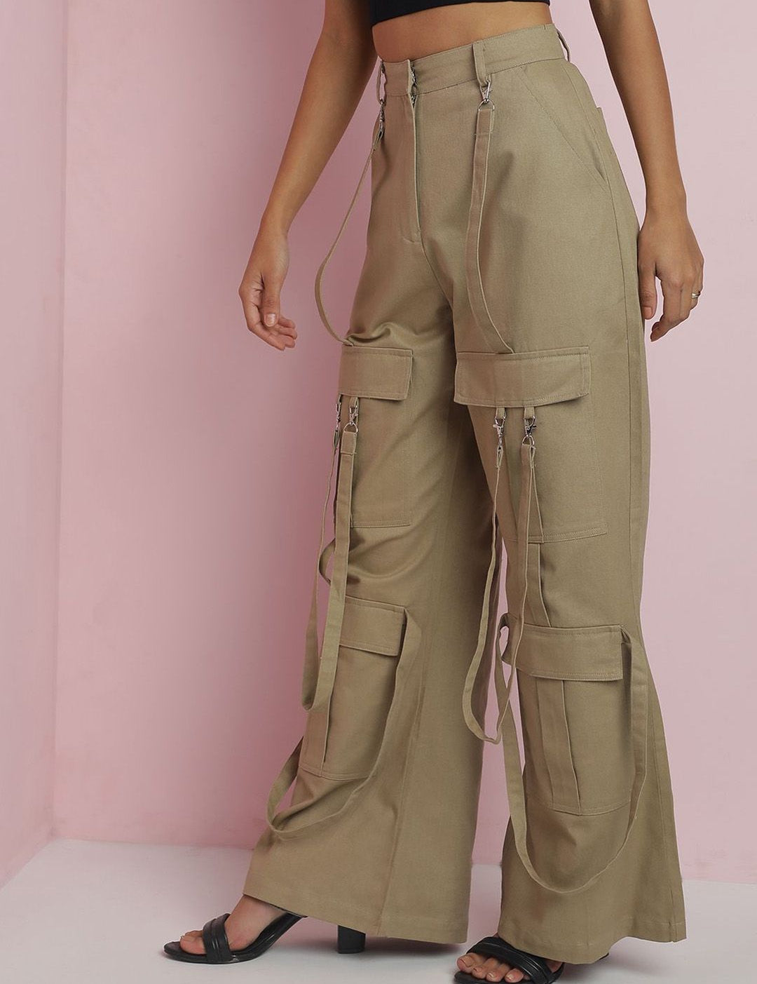 Kotty Women Solid Relaxed Straight Fit Mid-Rise Cargo Trousers