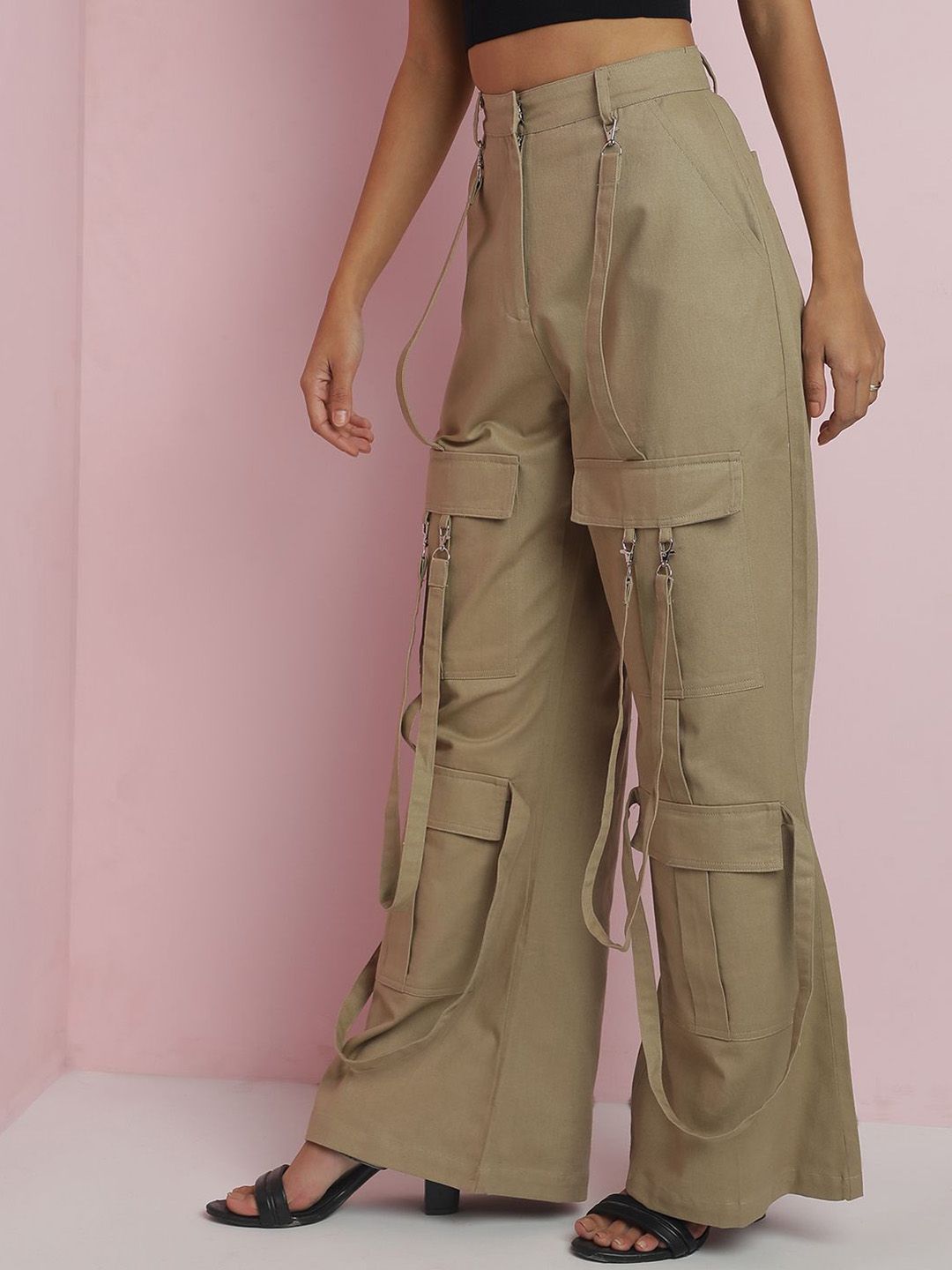 Kotty Women Solid Relaxed Straight Fit Mid-Rise Cargo Trousers