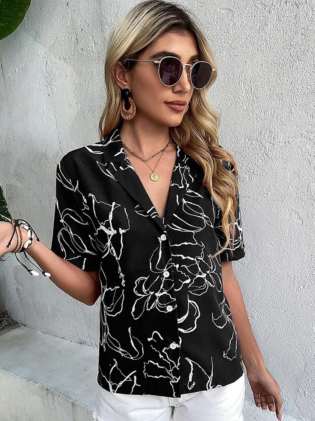Kotty Women Black & White Floral Printed Crepe Shirt Style Top