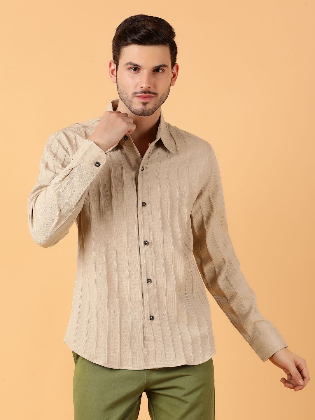 Kotty Men Relaxed Spread Collar Textured Cotton Casual Shirt