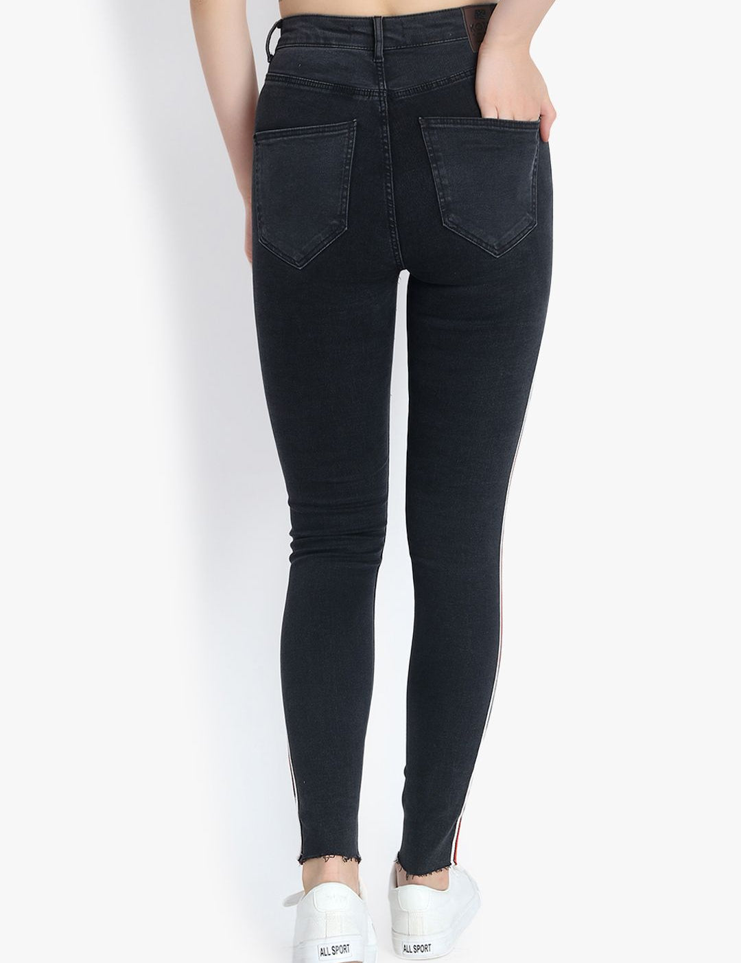 Kotty Women Black Skinny Fit High-Rise Slash Knee Jeans