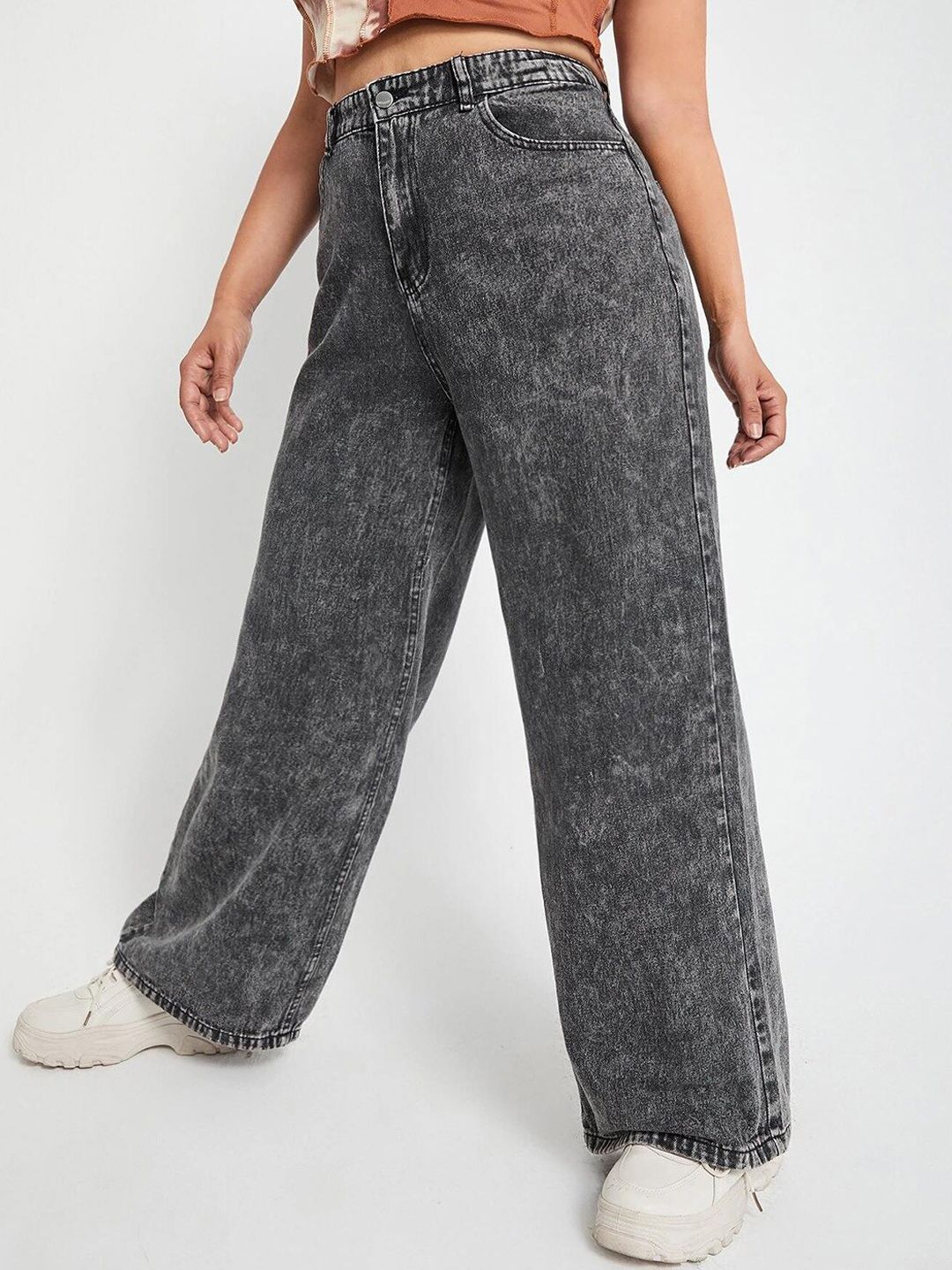 Kotty Women Straight Fit High-Rise Low Distress Heavy Fade Stretchable Jeans