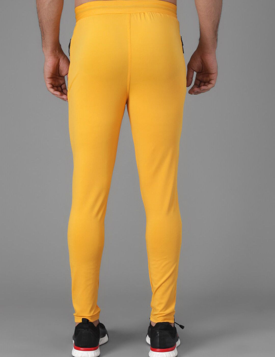 Kotty Men Yellow Solid Track Pants