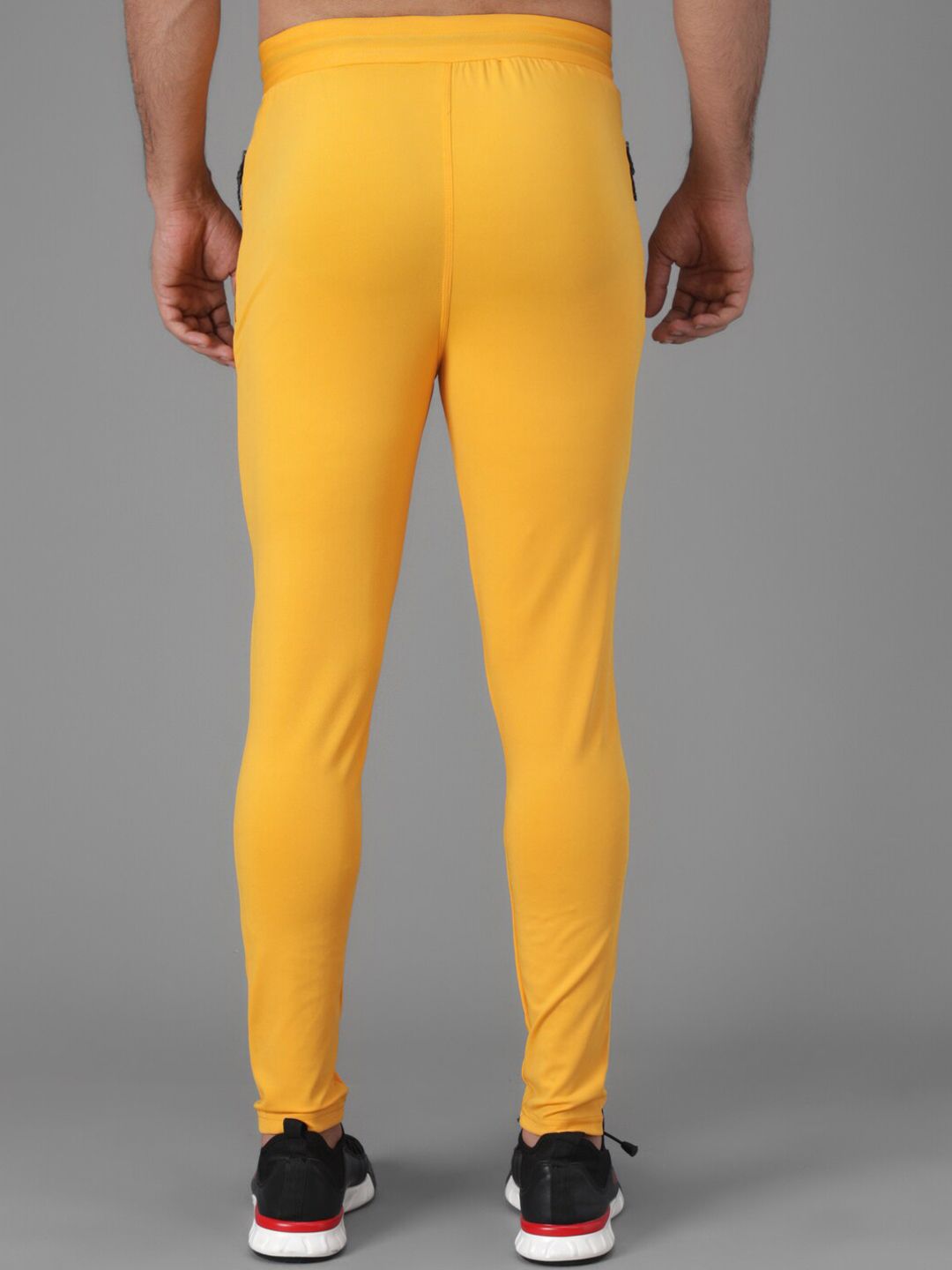 Kotty Men Yellow Solid Track Pants