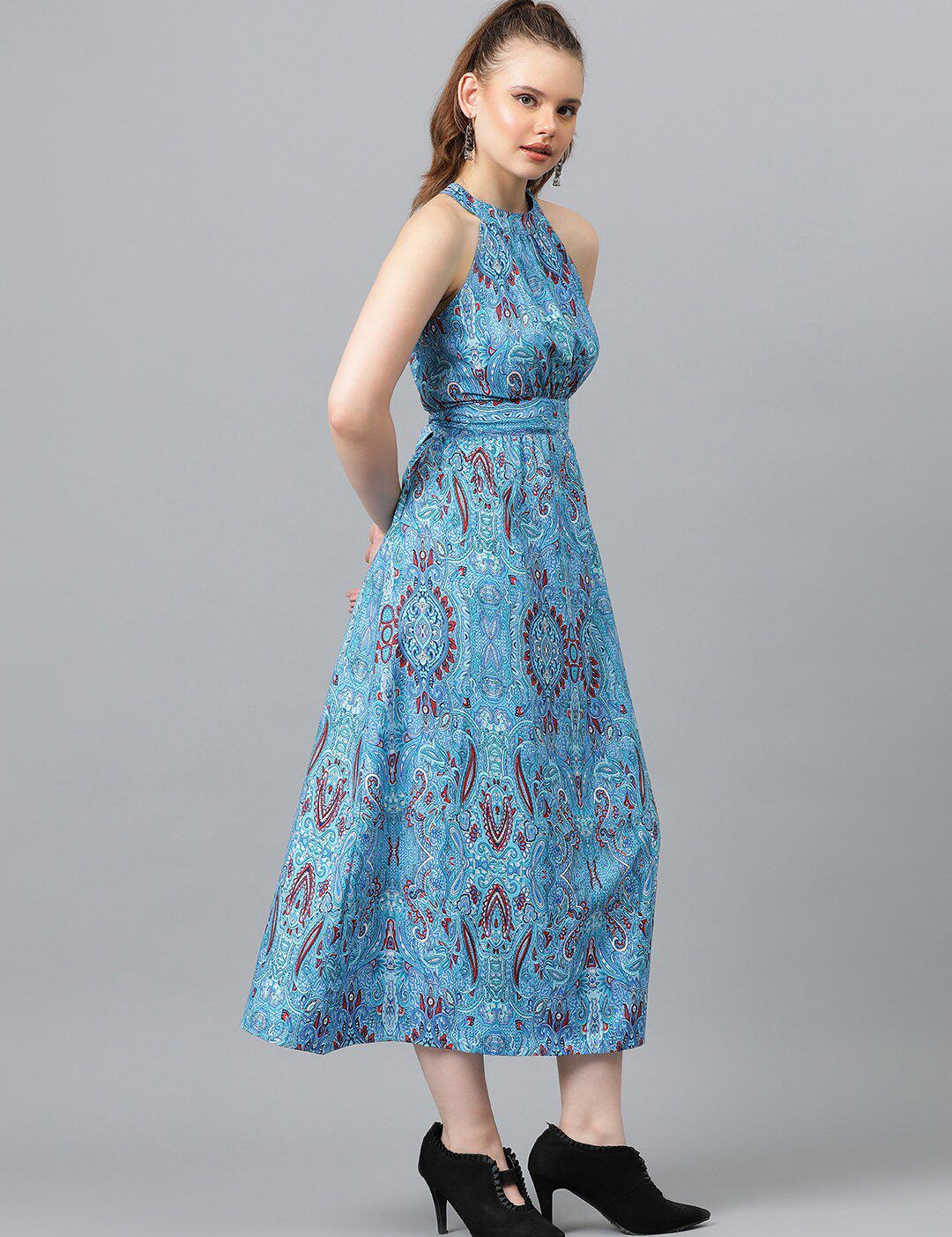Kotty Blue Floral Printed Round Neck Maxi Dress
