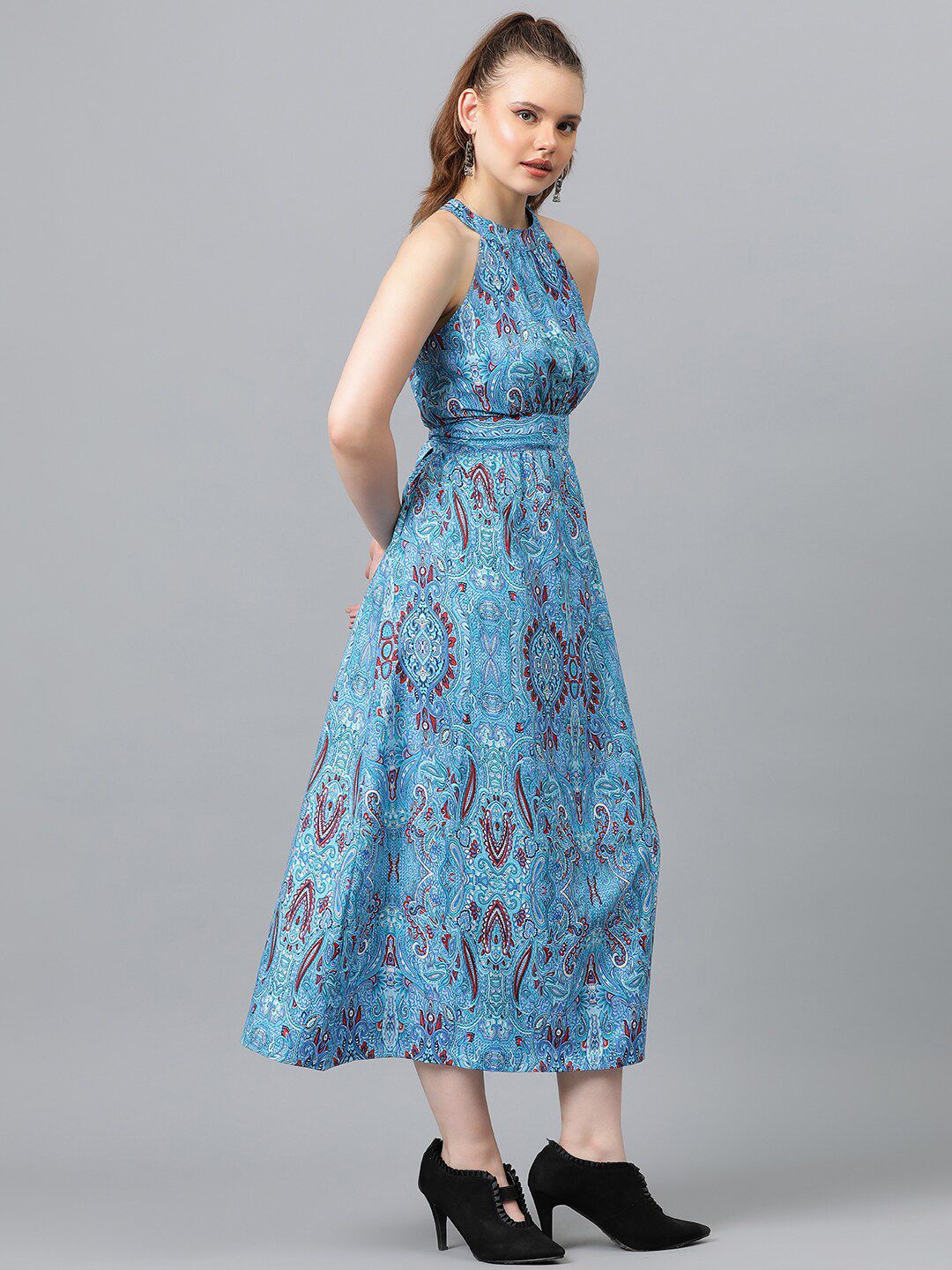 Kotty Blue Floral Printed Round Neck Maxi Dress