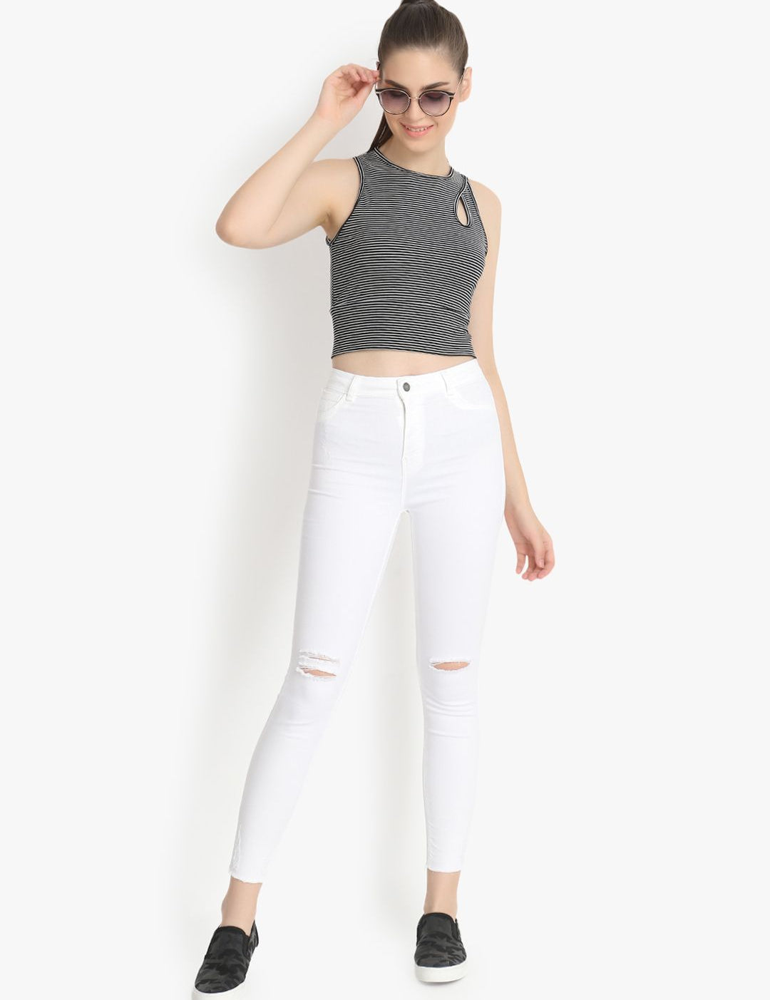 Kotty Women White Skinny Fit High-Rise Slash Knee Stretchable Jeans