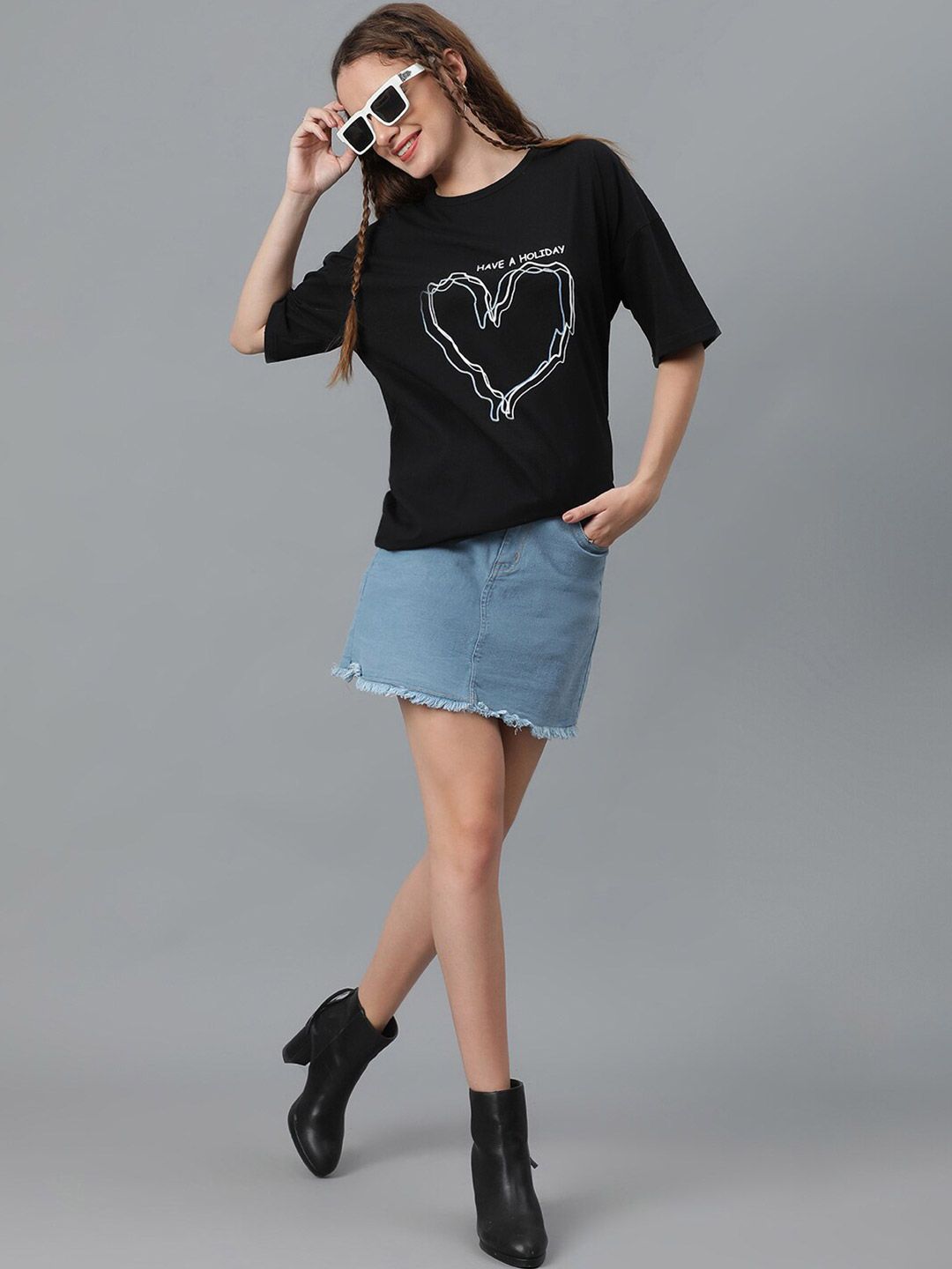 Kotty Graphic Printed Round Neck  Drop-Shoulder Sleeves Pure Cotton Oversized T-shirt