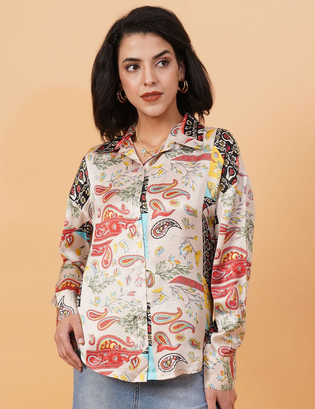 Kotty Abstract Printed Cutaway Collar Casual Shirt