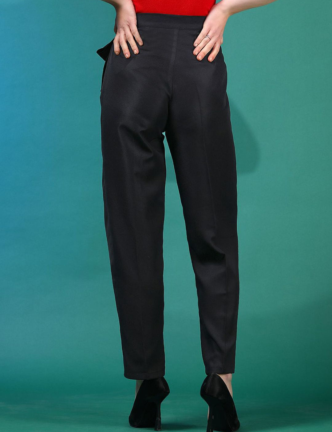 Kotty Women Relaxed High-Rise Easy Wash Pleated Trousers