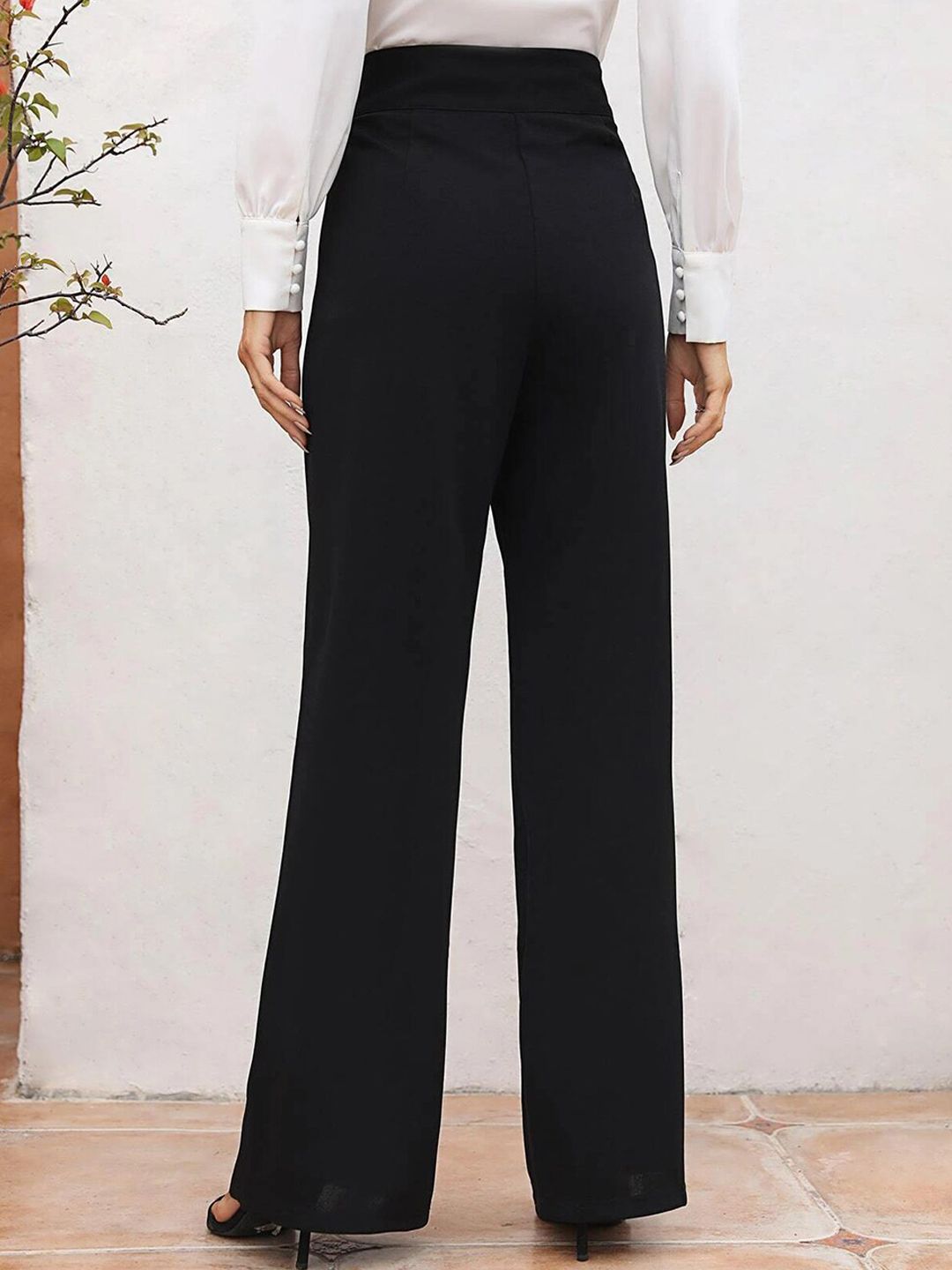 Kotty Women Relaxed Straight Fit High-Rise Easy Wash Trousers