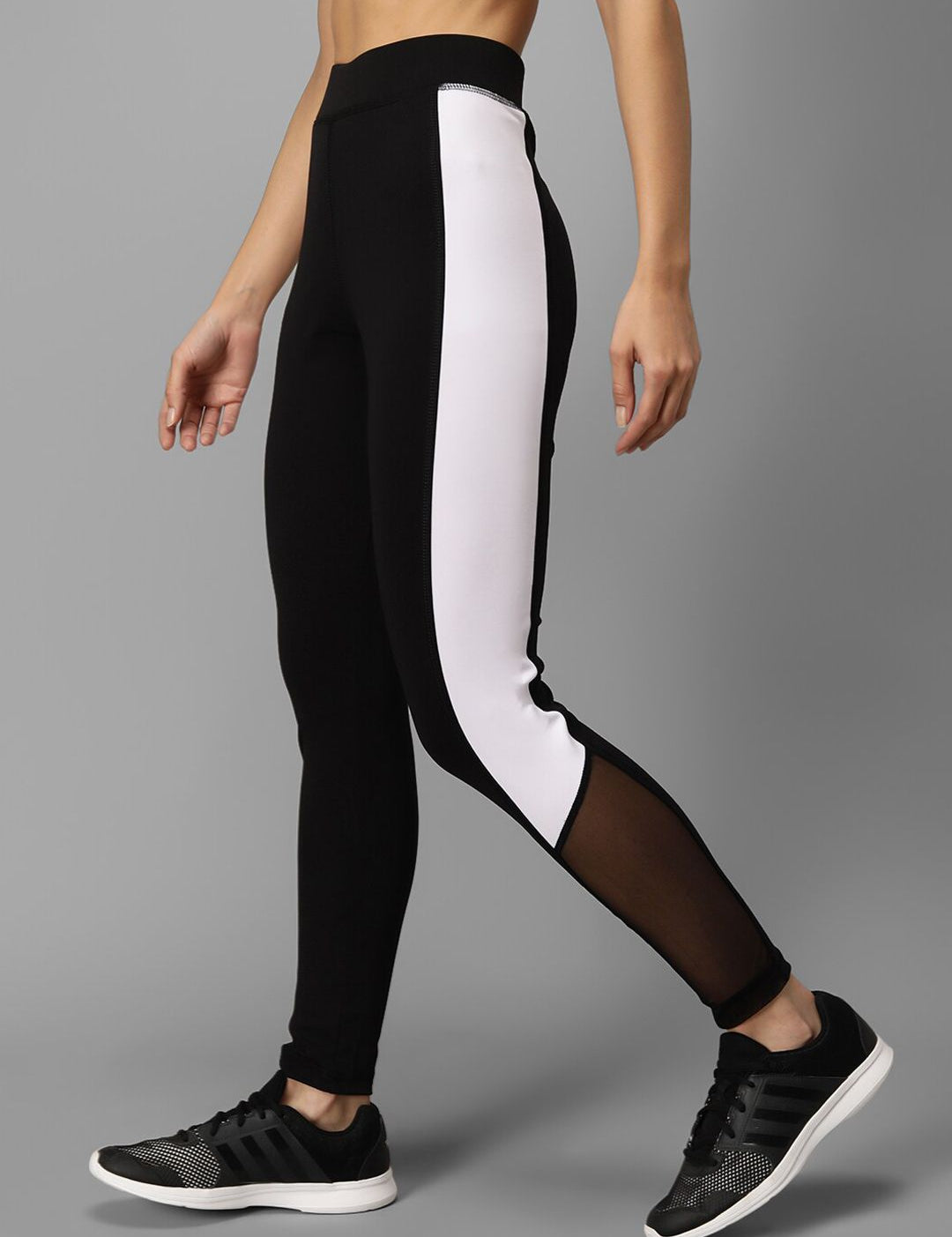 Kotty Women Black & White Coloublocked Tights