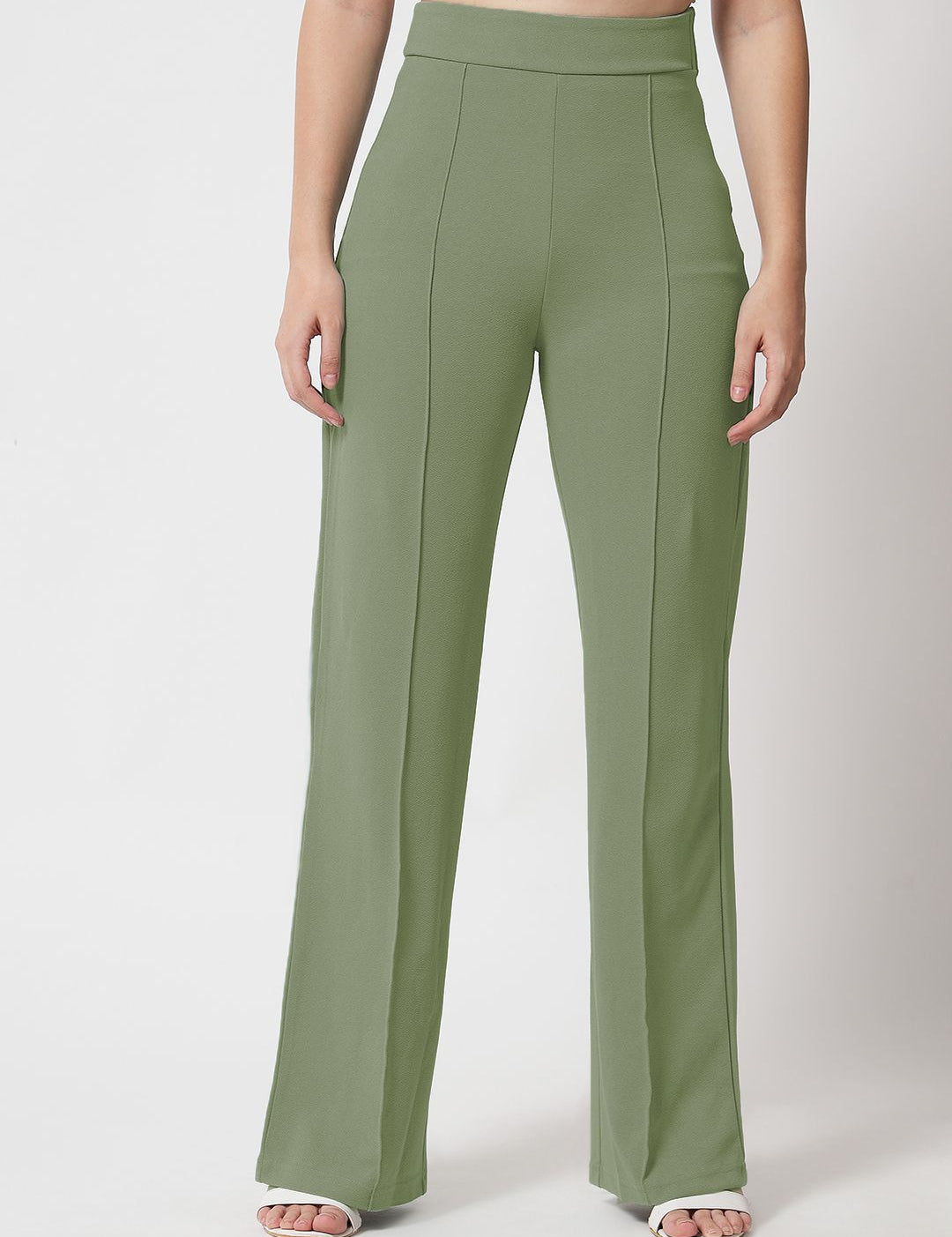 Kotty Women Relaxed Straight Fit High-Rise Pleated Trouser