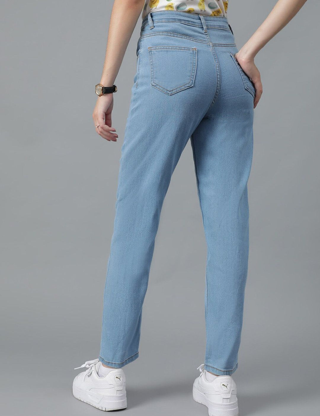 Kotty Women Jean Slim Fit High-Rise Light Fade Clean Look Stretchable Jeans