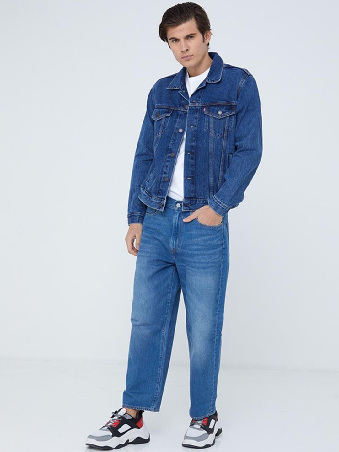 Kotty Spread Collar Washed Crop Denim Jacket