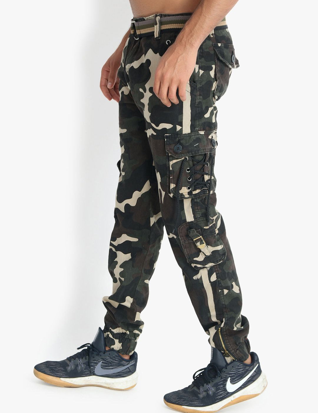 Kotty Men Cream-Coloured & Olive Green Regular Fit Camouflage Printed Cargos