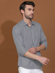 Kotty New Micro Checks Spread Collar Casual Shirt