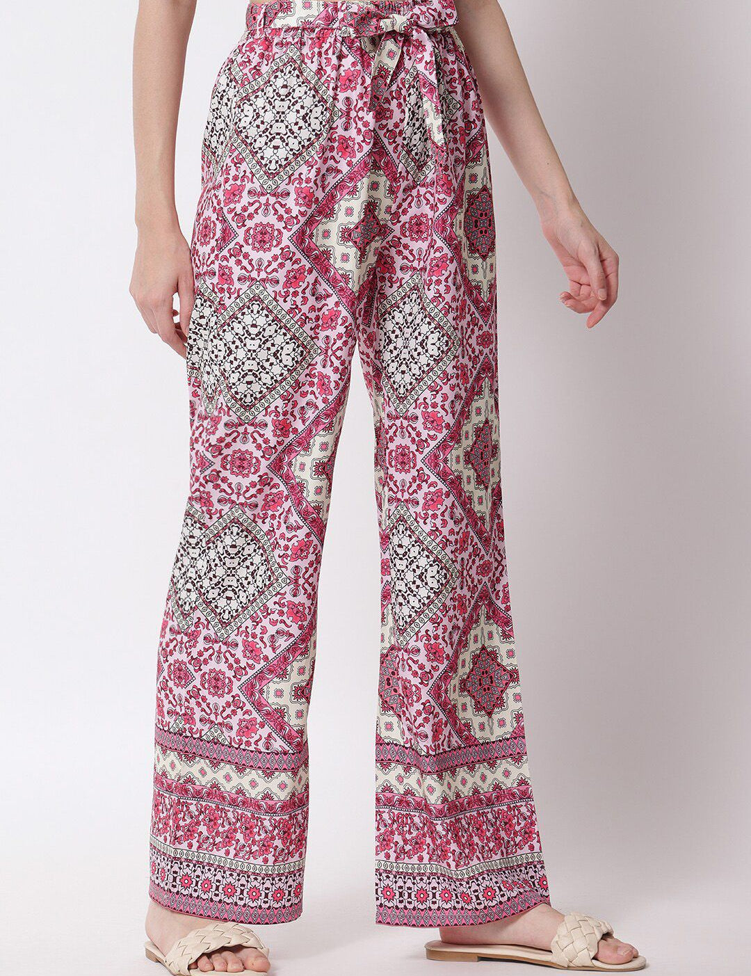 Kotty Women Purple Floral Printed Relaxed High-Rise Easy Wash Trousers