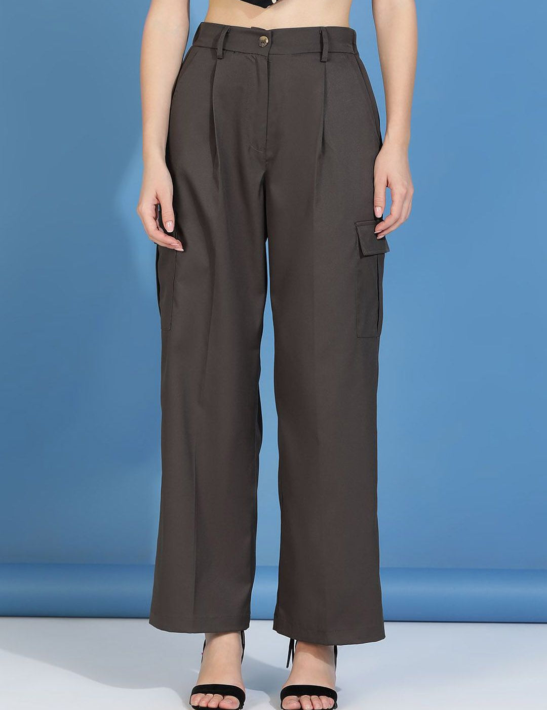 Kotty Women Relaxed Straight Fit High-Rise Pleated Trouser