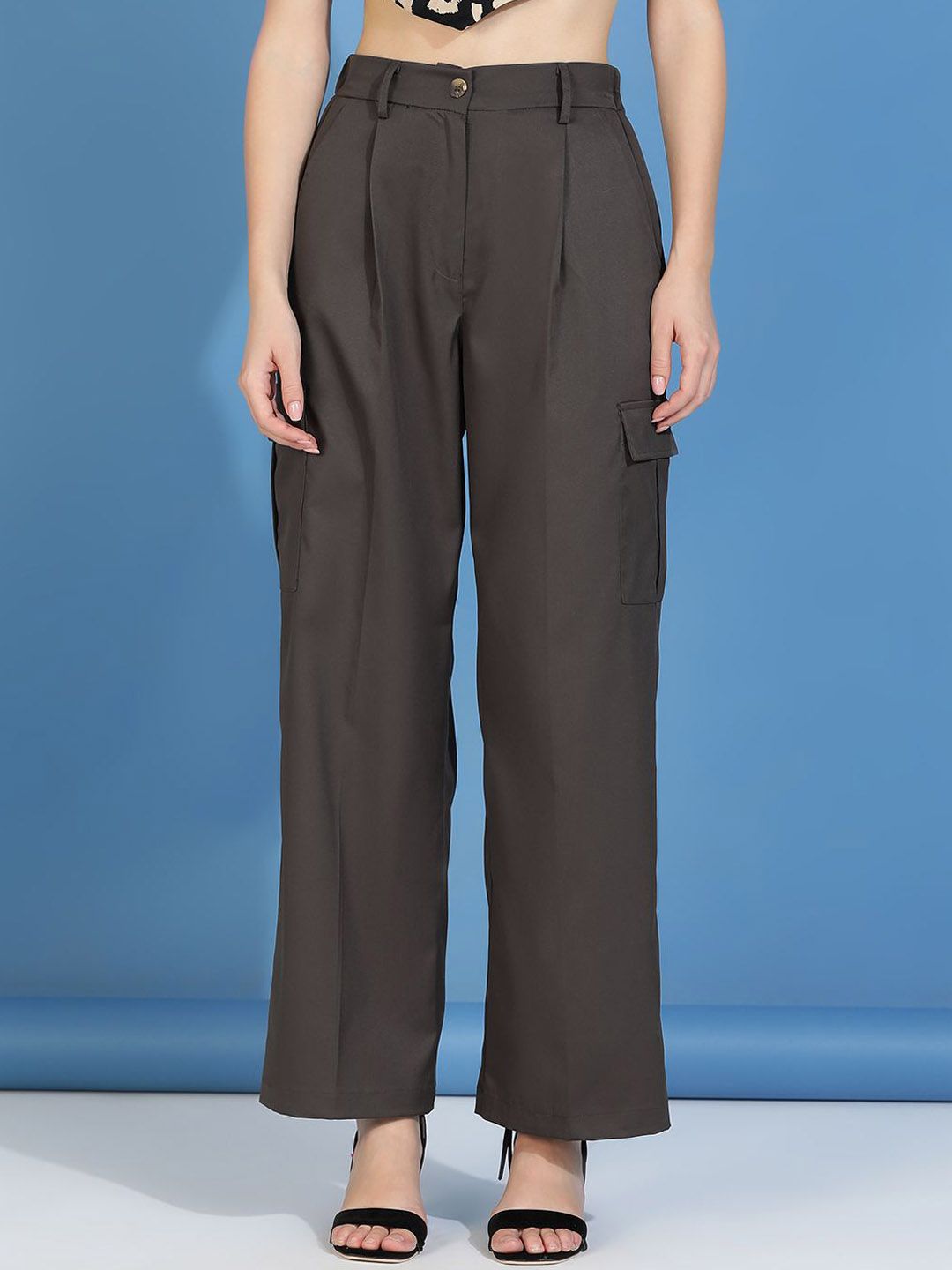 Kotty Women Relaxed Straight Fit High-Rise Pleated Trouser