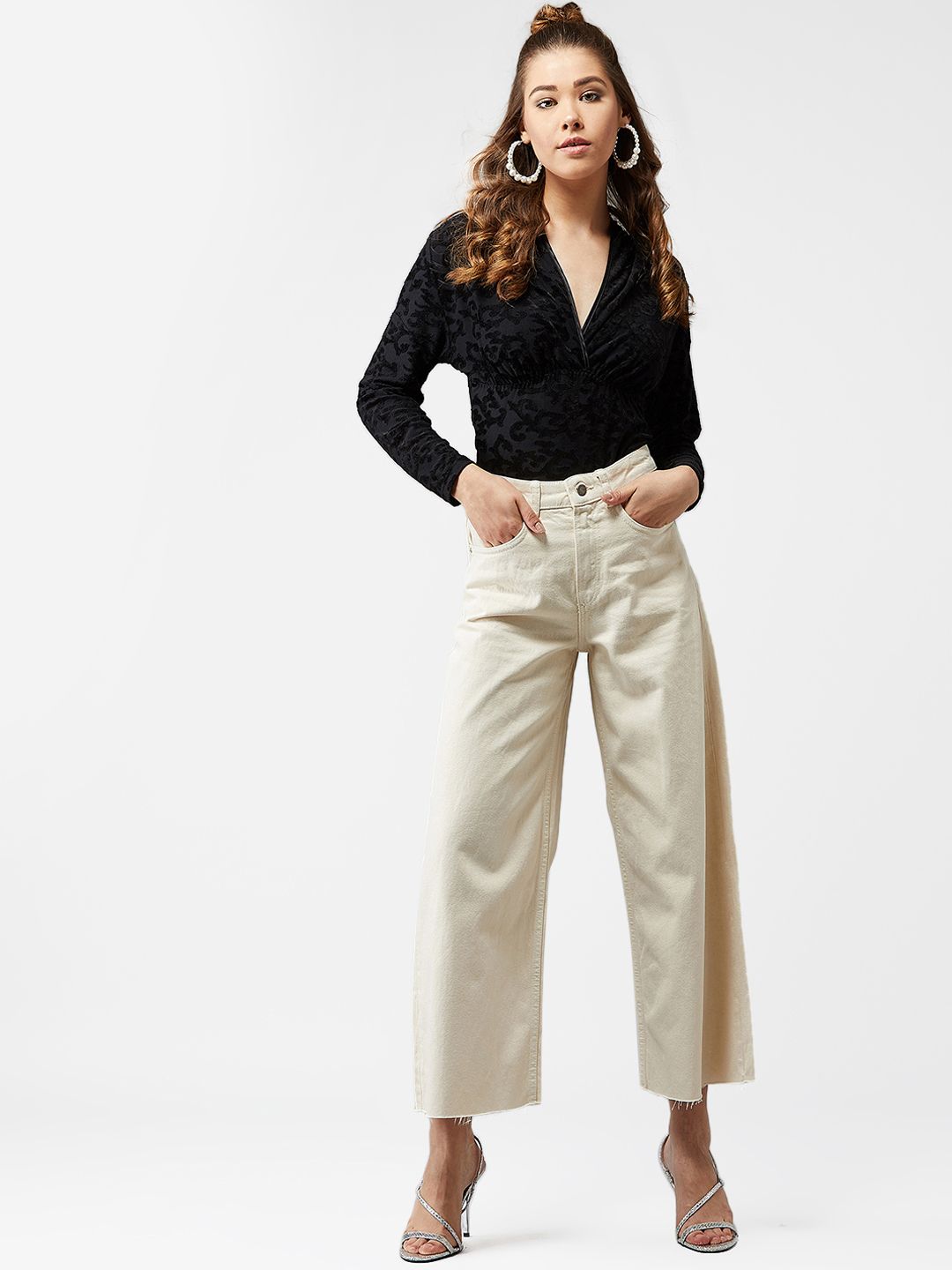 Kotty Women Cream-Coloured Flared High-Rise Clean Look Jeans