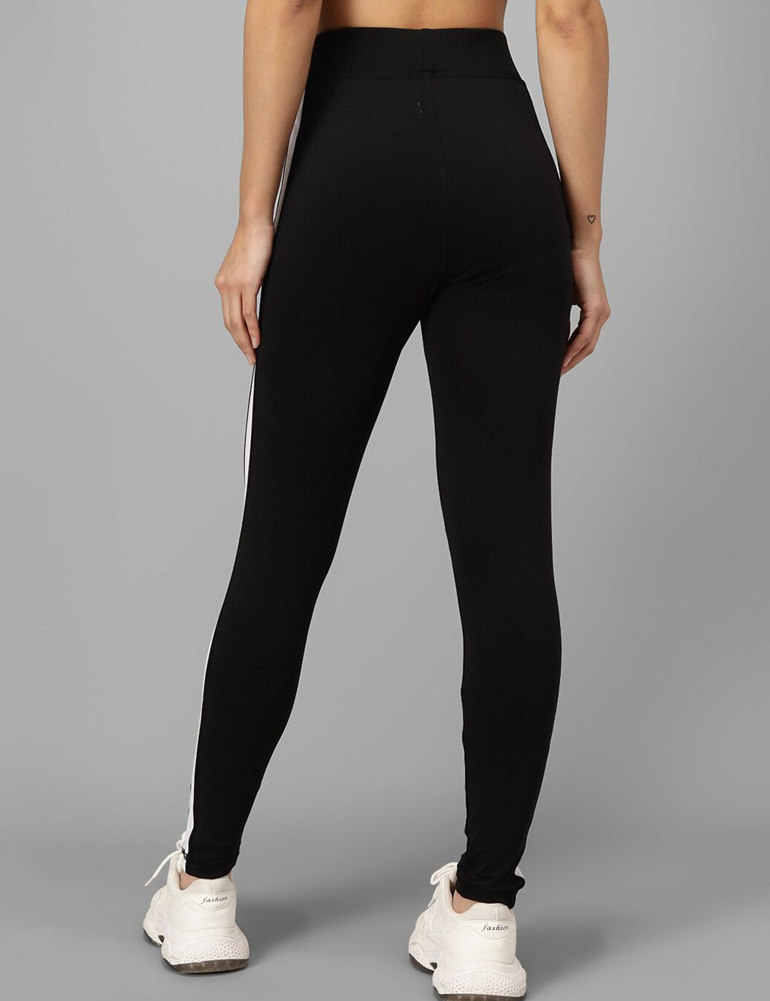 Kotty Women Black & White Colourblocked Tights