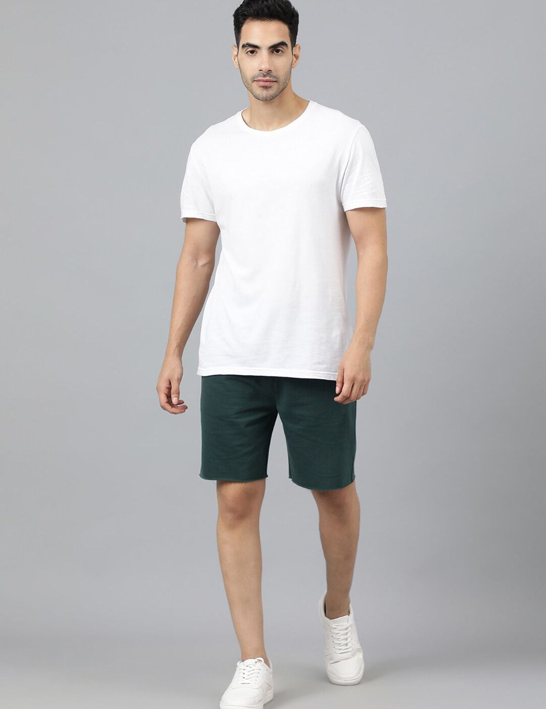 Kotty Men Green Mid-Rise Regular Shorts