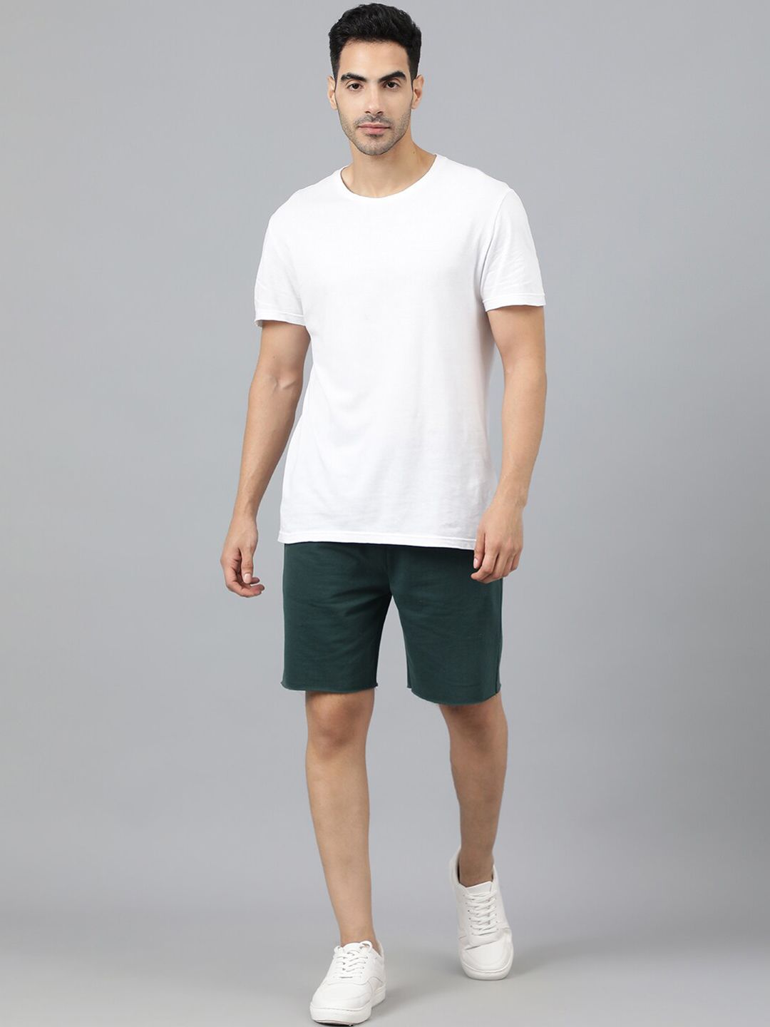 Kotty Men Green Mid-Rise Regular Shorts