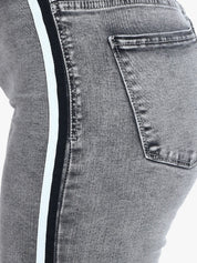 Kotty Women Grey Skinny Fit High-Rise Clean Look Stretchable Jeans