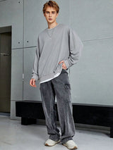 Kotty Men Relaxed Fit Cargo Jeans With Front Seam Paneling