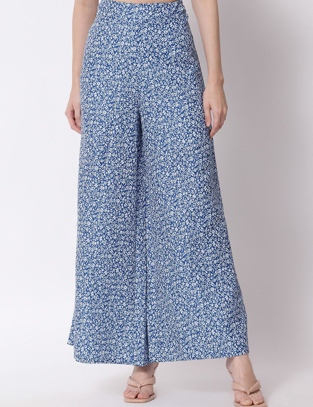 Kotty Women Blue and White Floral Printed Relaxed Flared High-Rise Trousers