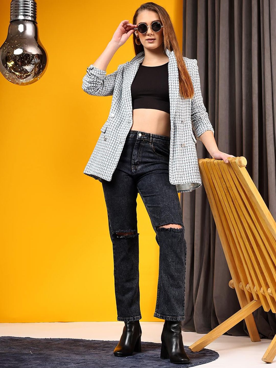 Kotty Women Jean High-Rise Mildly Distressed Light Fade Stretchable Jeans