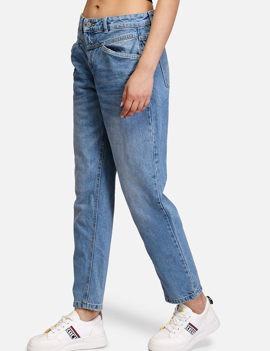 Kotty Women Blue Boyfriend Fit Mid-Rise Clean Look Jeans