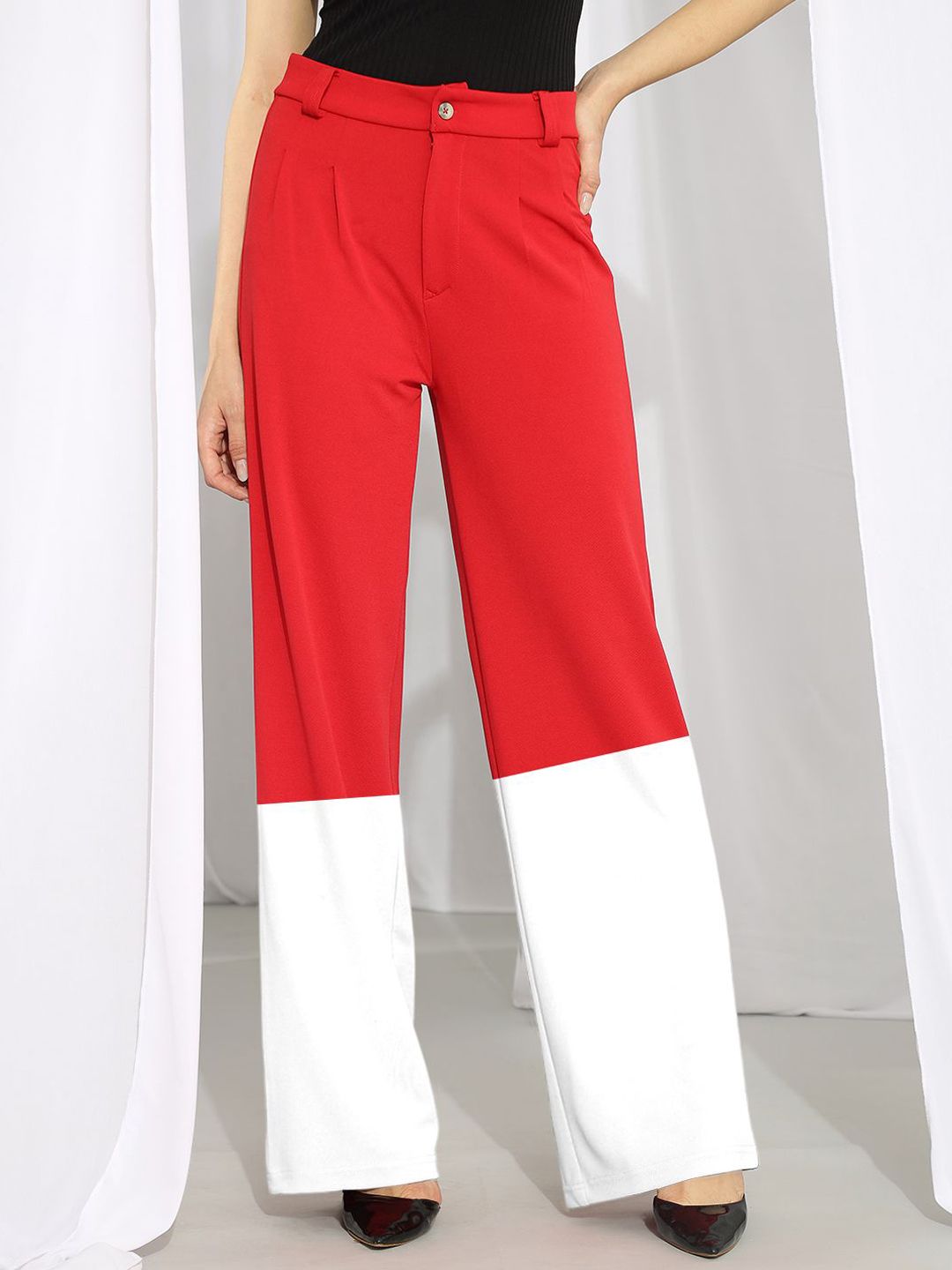 Kotty Women Colourblocked Relaxed Straight Fit High-Rise Easy Wash Pleated Trouser