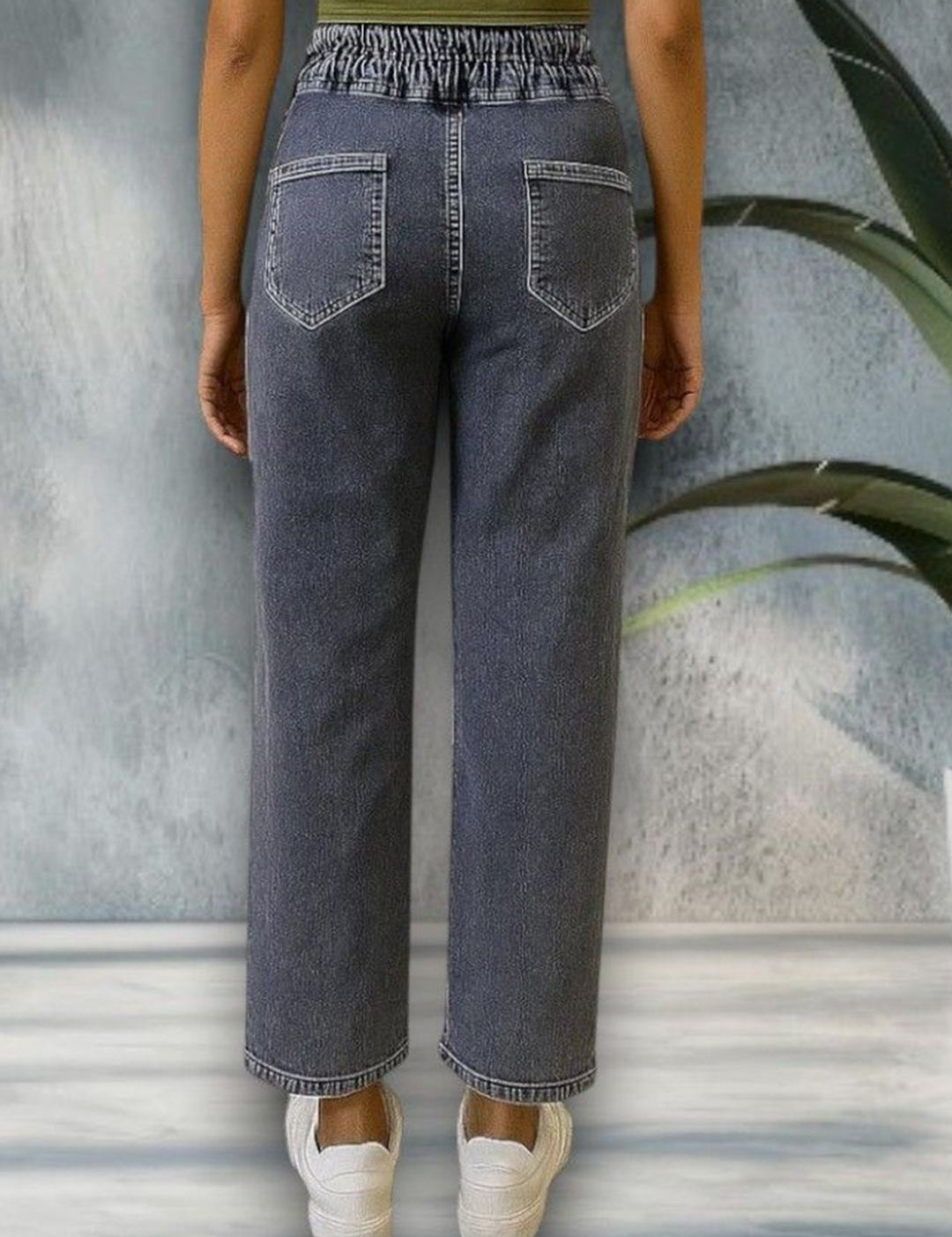 Kotty Women Straight Fit High-Rise Highly Distressed Light Fade Stretchable Jeans