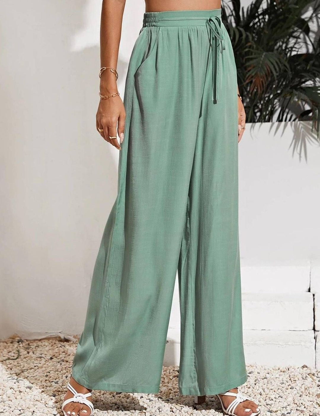 Kotty Women Relaxed Straight Leg High-Rise Trousers