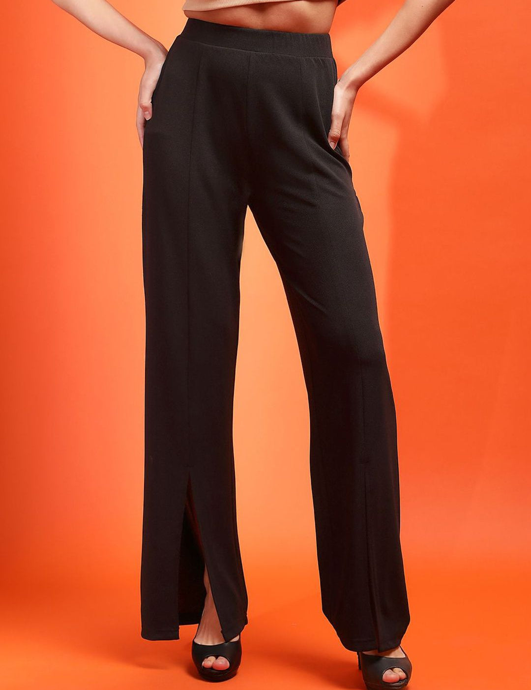 Kotty Women Solid Relaxed Straight Fit Mid-Rise Regular Trousers