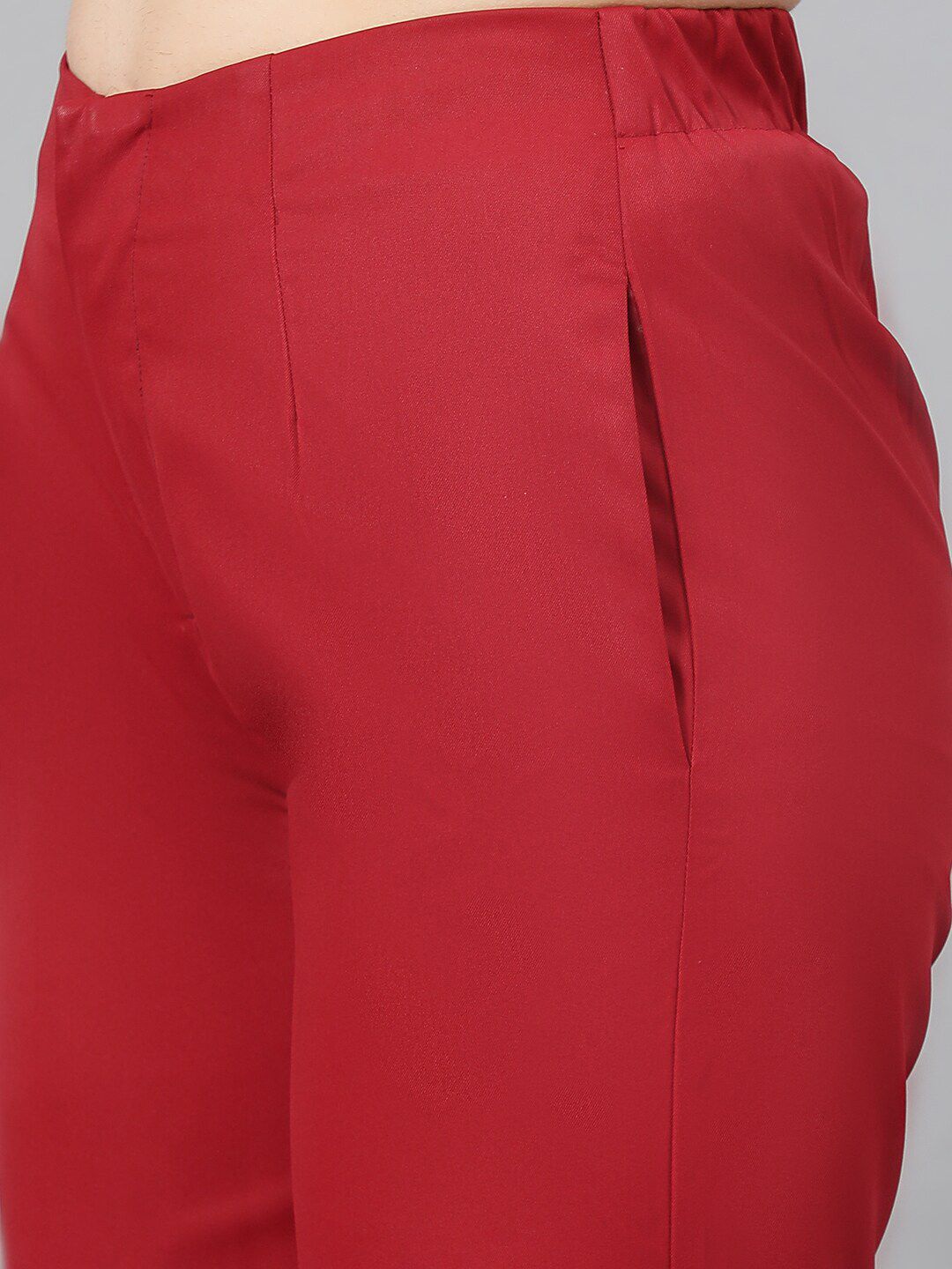 Kotty Women White Relaxed Straight Leg Fit High-Rise Easy Wash Pleated Parallel Trousers