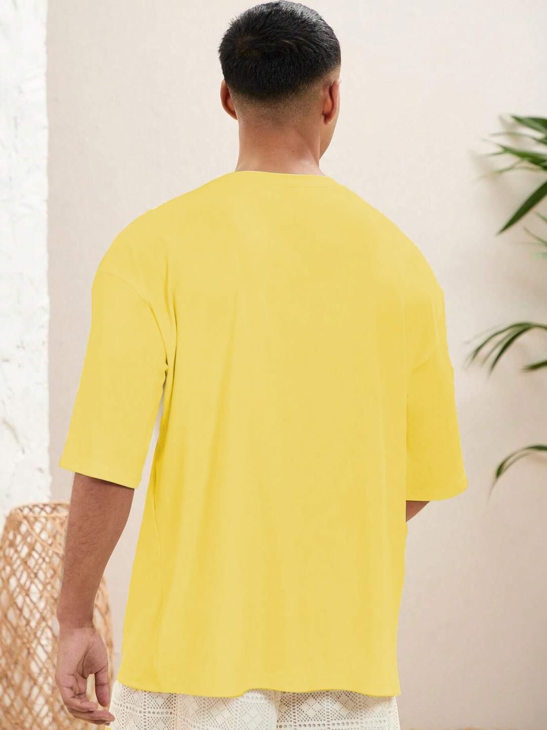 Kotty Men Printed  Applique T-shirt