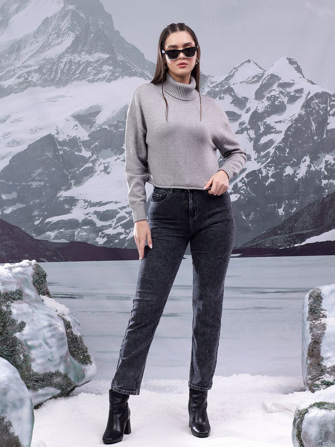 Kotty Women Turtle Neck Crop Pullover