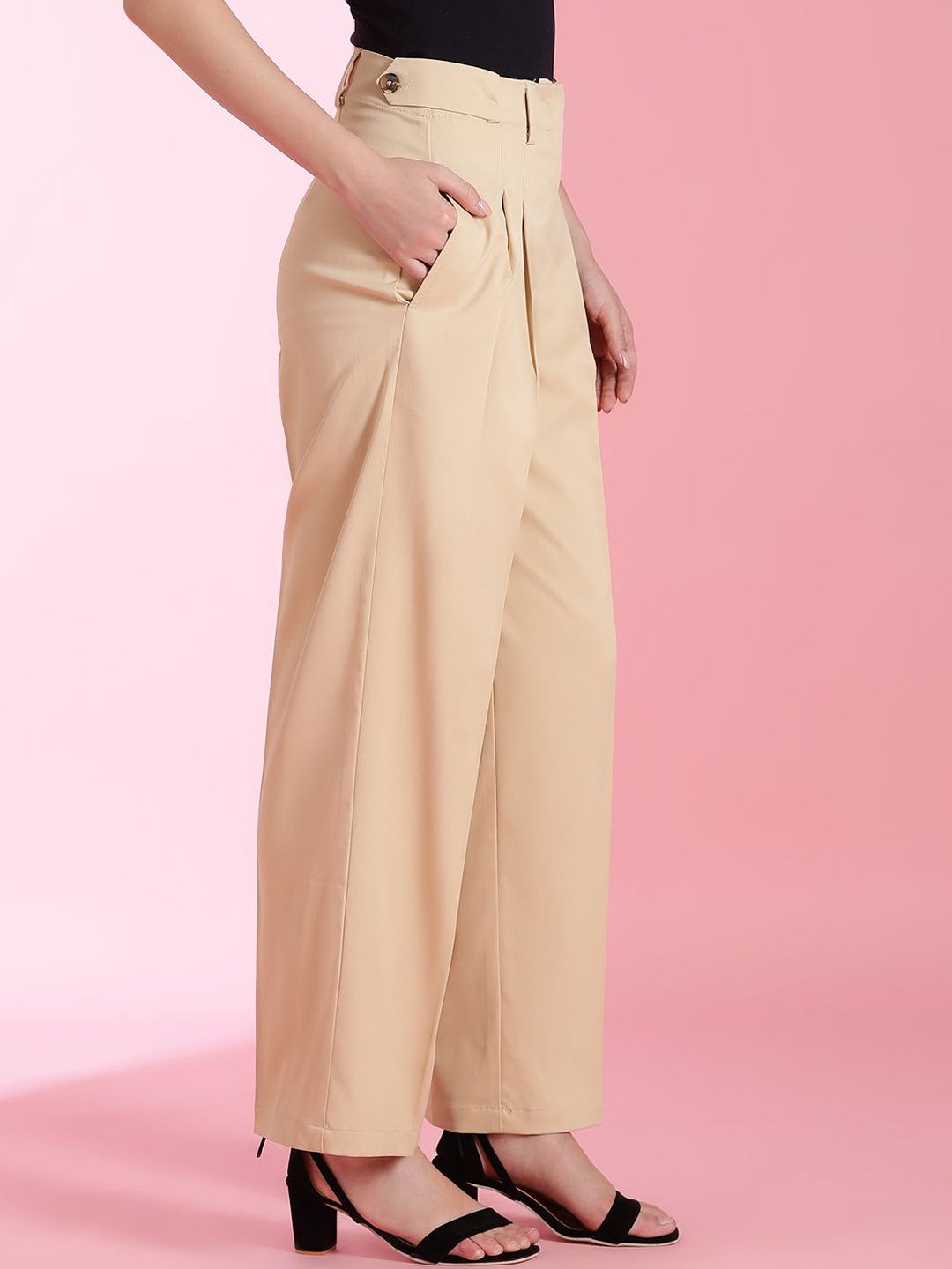 Kotty Women Solid Straight Fit Mid-Rise Pleated Parallel Trousers