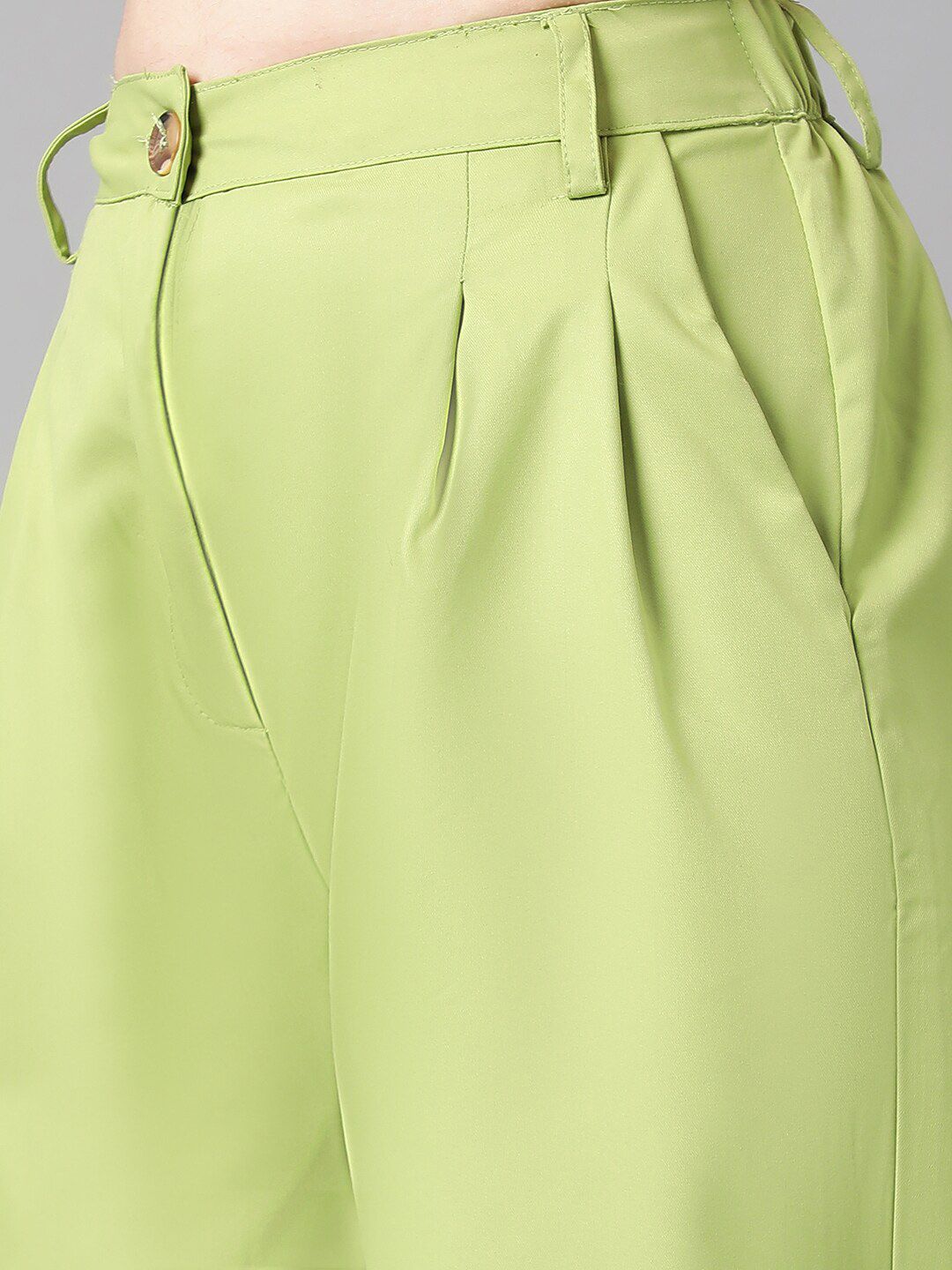 Kotty Women Green Relaxed Straight Leg Straight Fit High-Rise Easy Wash Pleated Trousers