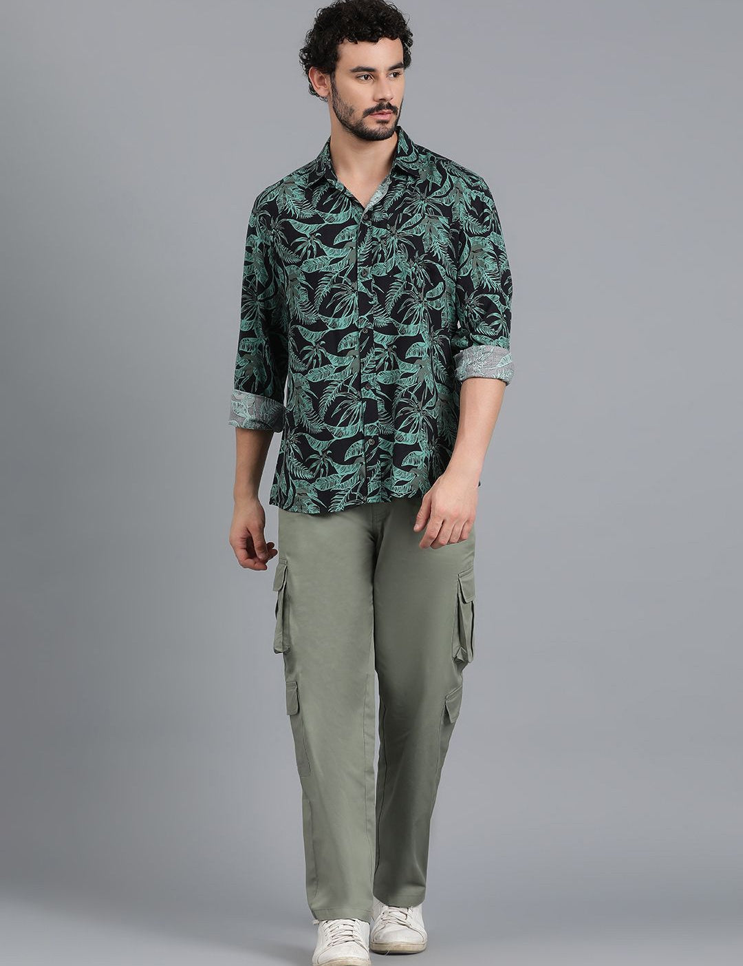 Kotty New Green & Black Floral Printed Spread Collar Relaxed Fit Casual Shirt