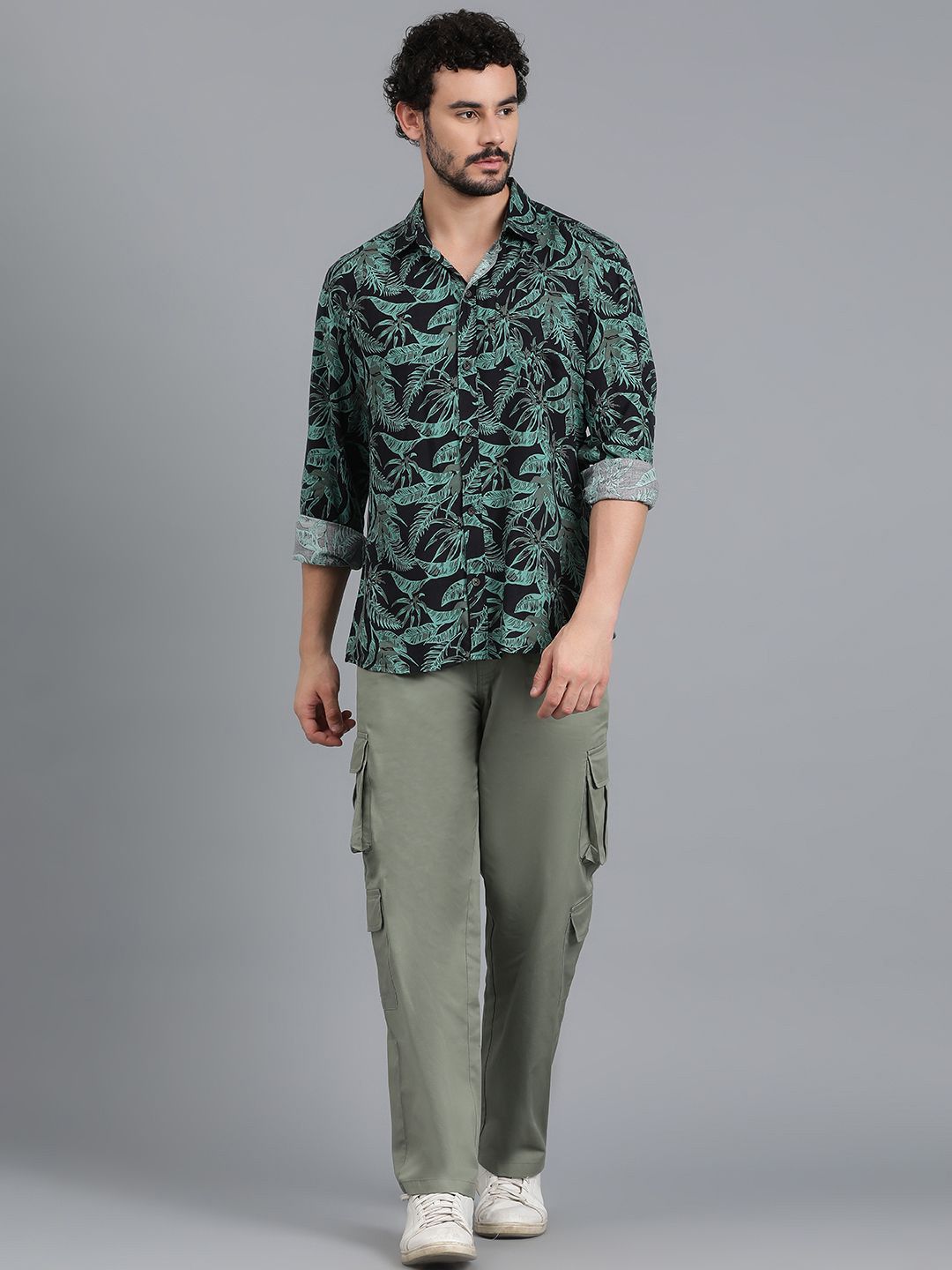 Kotty New Green & Black Floral Printed Spread Collar Relaxed Fit Casual Shirt