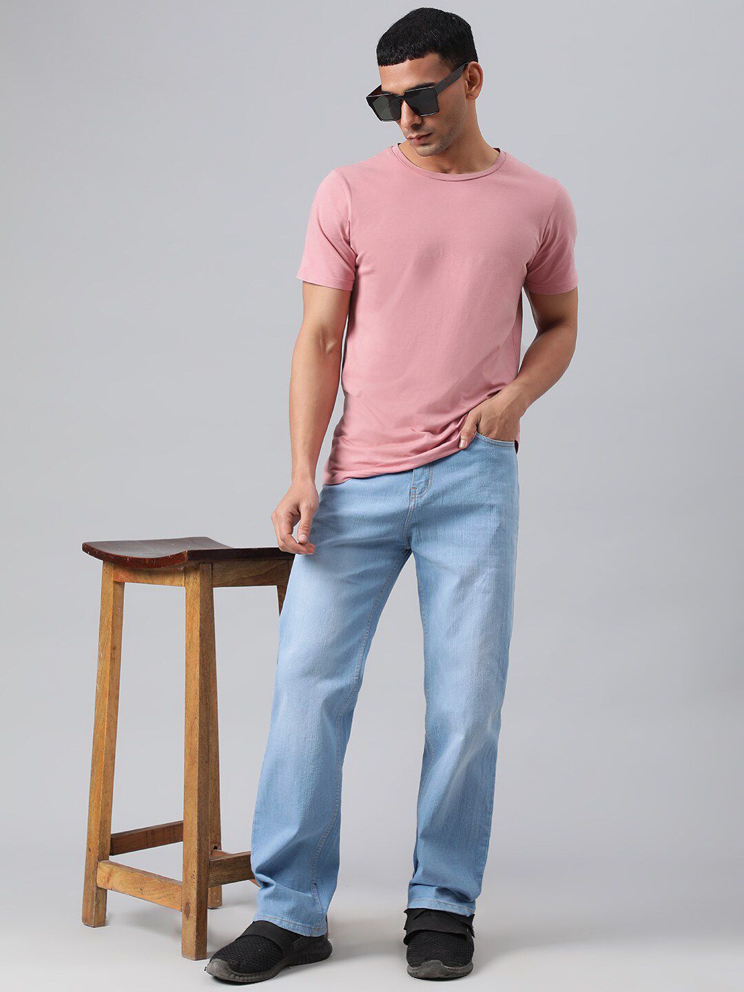 Kotty Men Low-Rise Light Fade Stretchable Jeans