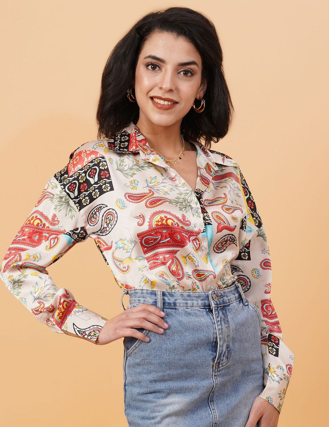 Kotty Abstract Printed Cutaway Collar Casual Shirt