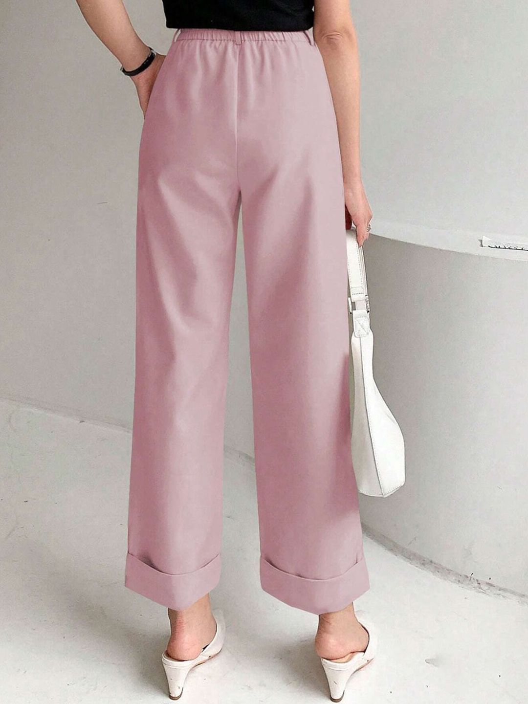 Kotty Women Relaxed Straight Leg Fit High-Rise Easy Wash Pleated Trousers