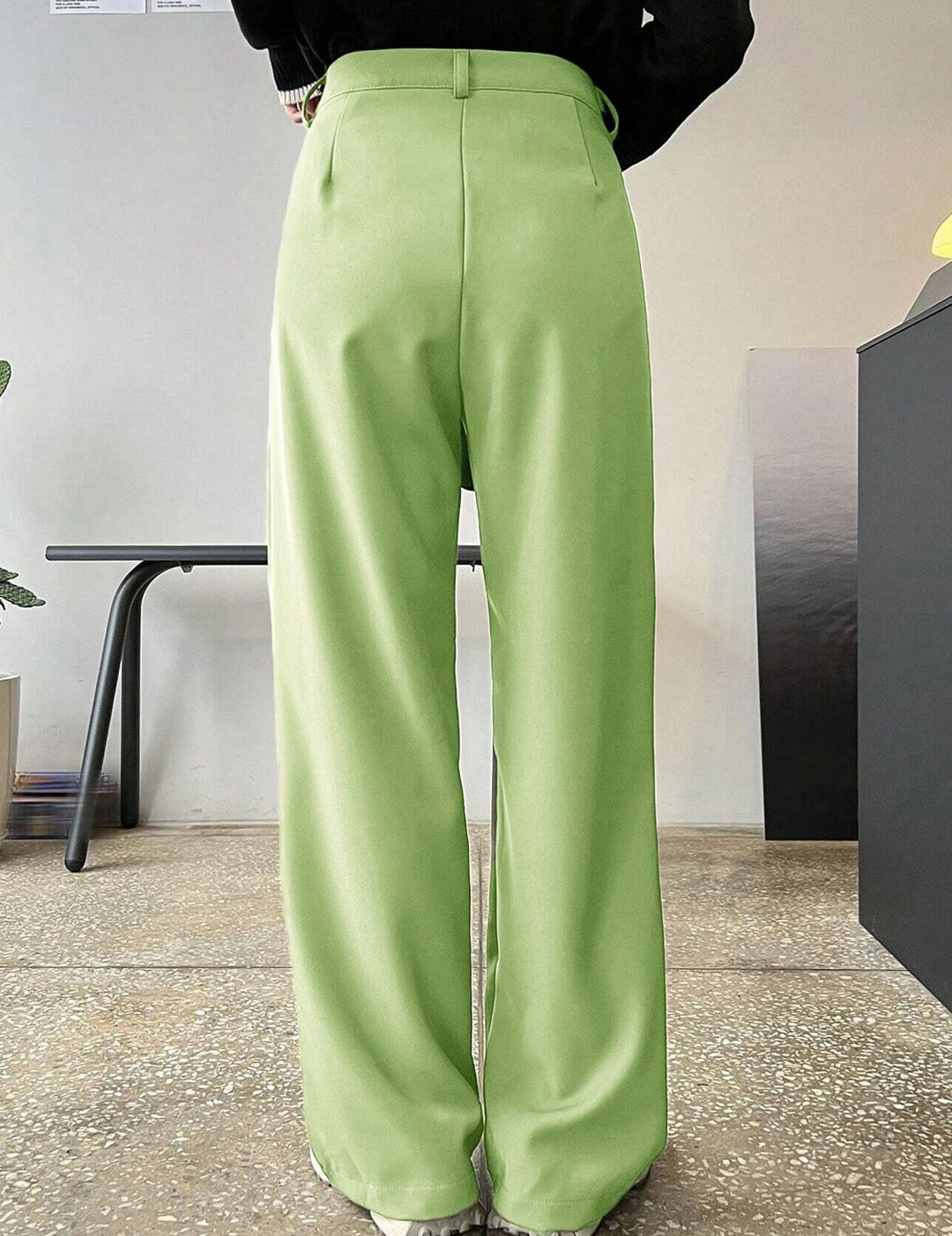 KOTTY BIZwear Women Green Relaxed Straight Leg Straight Fit High-Rise Easy Wash Pleated Trousers
