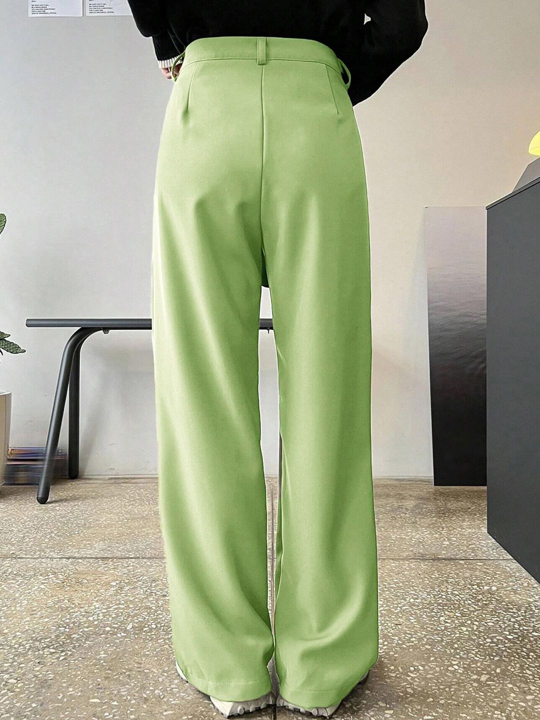 KOTTY BIZwear Women Green Relaxed Straight Leg Straight Fit High-Rise Easy Wash Pleated Trousers