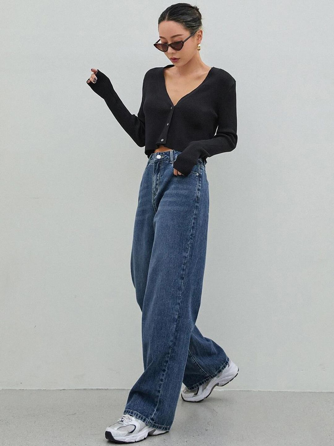 Kotty Women Jean Straight Fit High-Rise Light Fade Stretchable Jeans